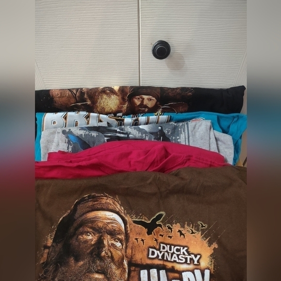 Other - NWOT 5 PC Men's Bundle graphic t shirts size xl